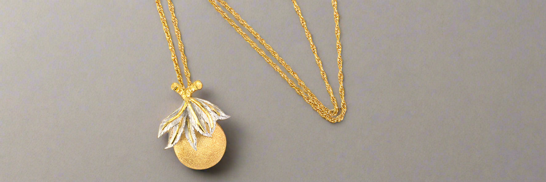 Estate Jewelry Statement Pieces:<br>Your Guide to Wearing Vintage Boldly