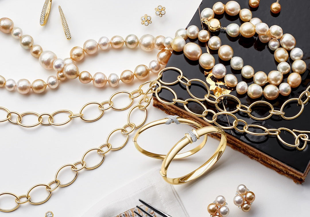 Holiday Jewelry Guide: From Festive Sparkle to Timeless Elegance