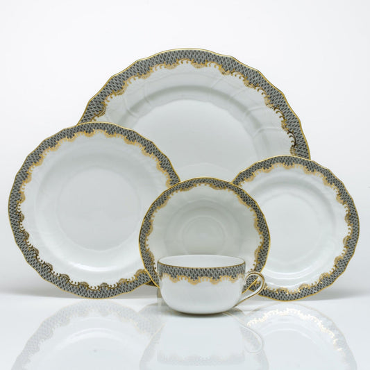 Fish Scale Bread & Butter Plate, Gray