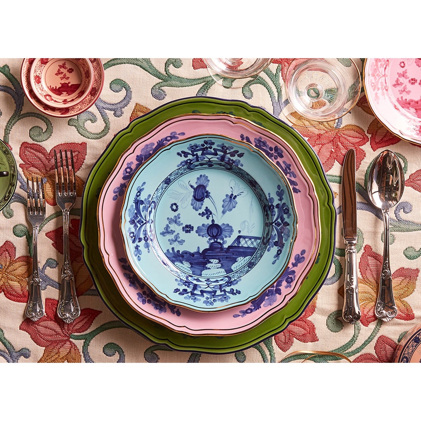 Oriente Italiano Dinner Plate, Iris