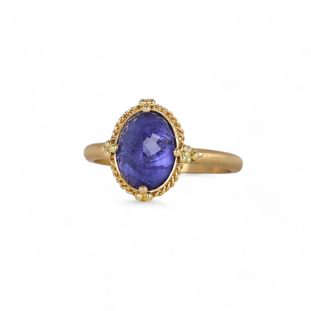 Amáli Tanzanite Oval Ring