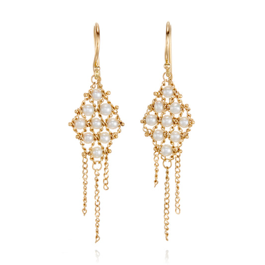 Amáli Woven Lattice Pearl Earrings