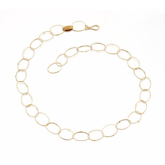 Petra Class Gold Oval Link Necklace