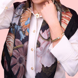 Wan Li Vase Scarf